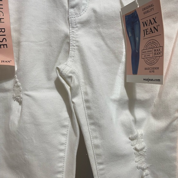 Jeans, NEW, size 3. Never worn , fit was small for me. - Picture 2 of 4